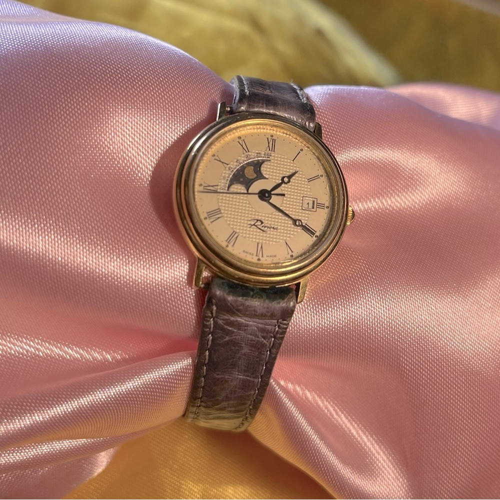 Vintage riviera watch for men made of EEL in Korea. Rare piece